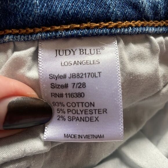Judy Blue Boyfriend Fit Jeans - Picture 4 of 8